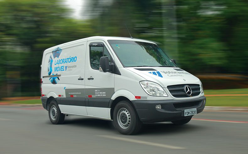 Van laboratório móvel da Votorantim Cimentos